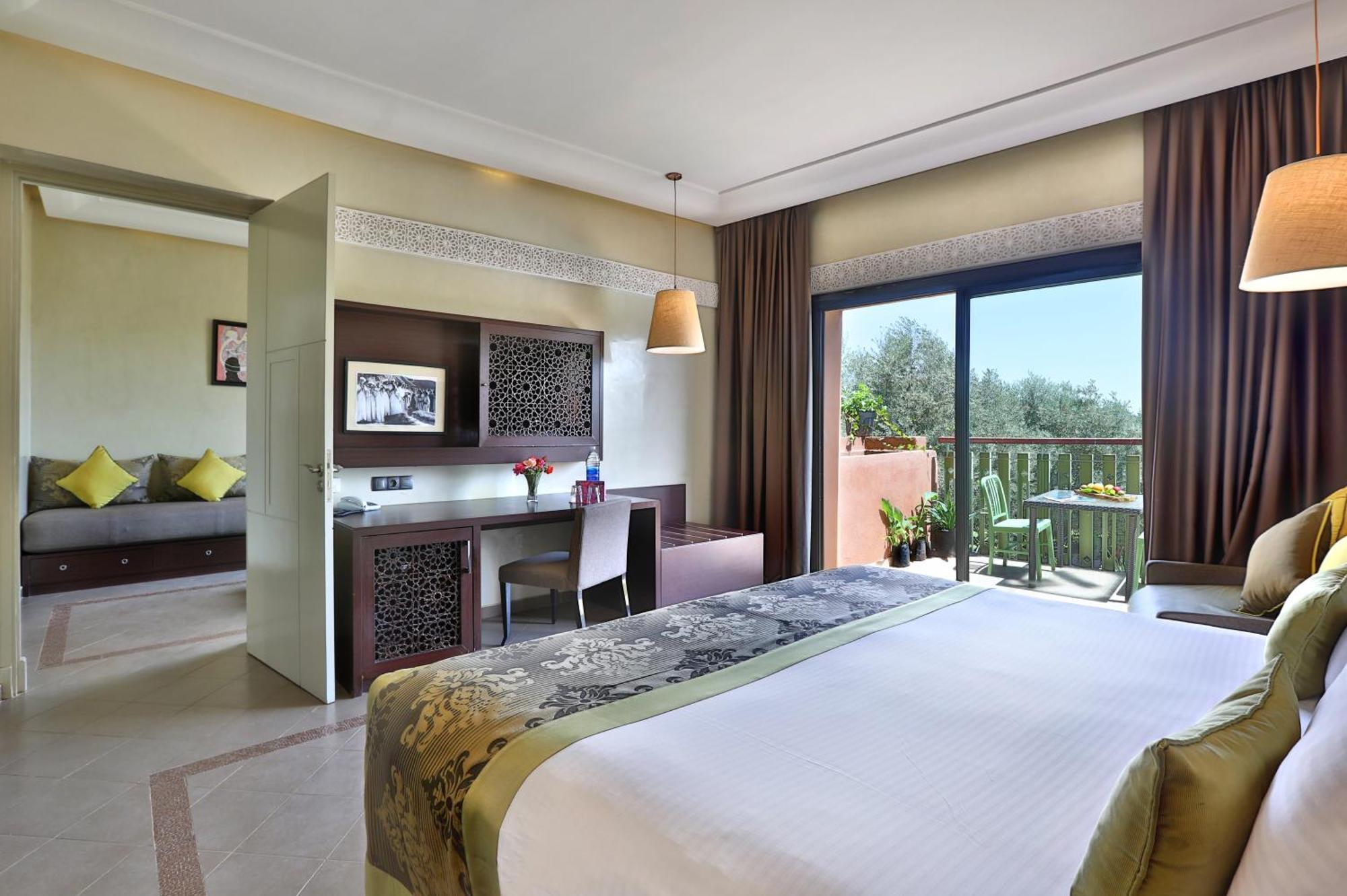 Junior Suite King Size Bed Garden View