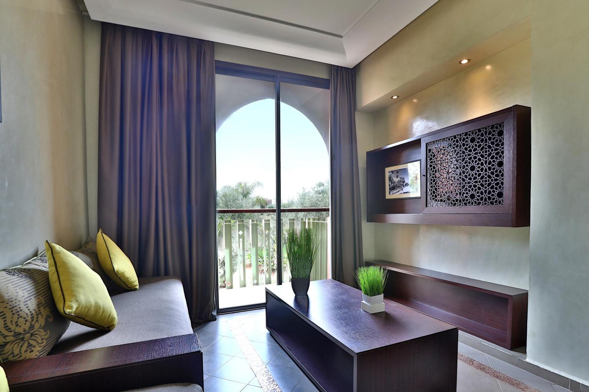 Junior Suite King Size Bed Garden View